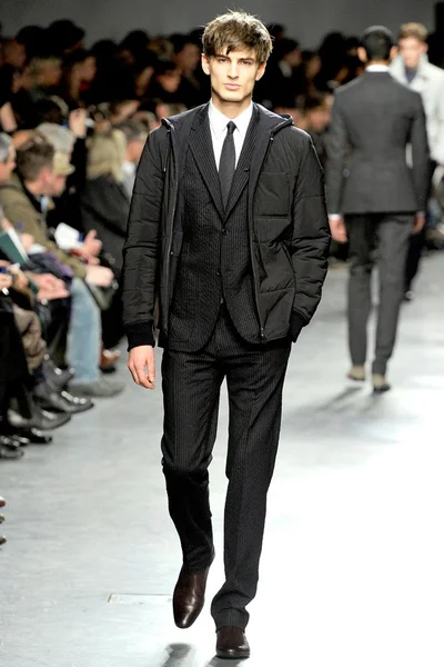 Look 9